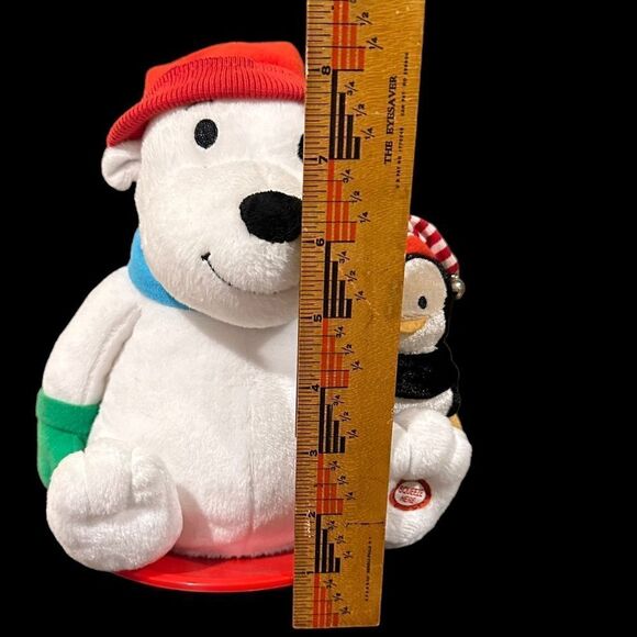 Hallmark 2008 Snowtime Pals Animated Sledding Polar bear and Penguin - Picture 7 of 10